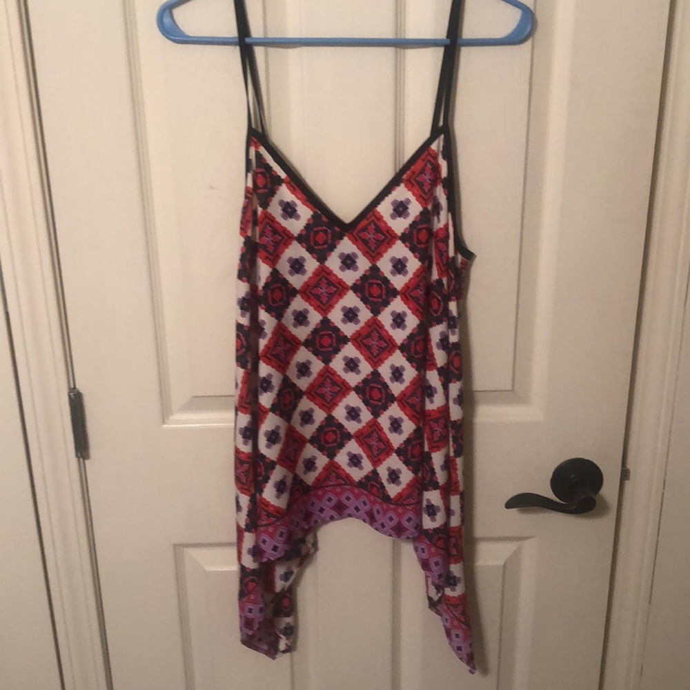 Patterned flowy top